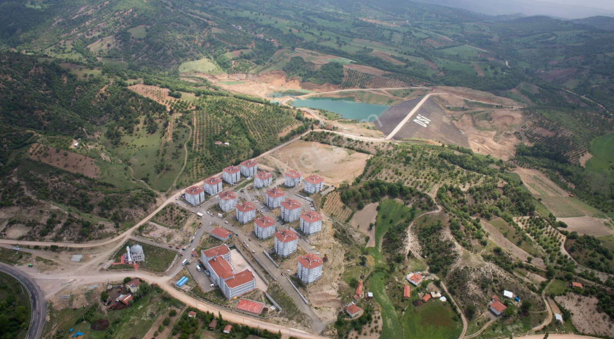   KÜTAHYA ŞAPHANE SUBAŞI  KÖYÜNDE 362 M²  BAHÇE  SATILIKTIR