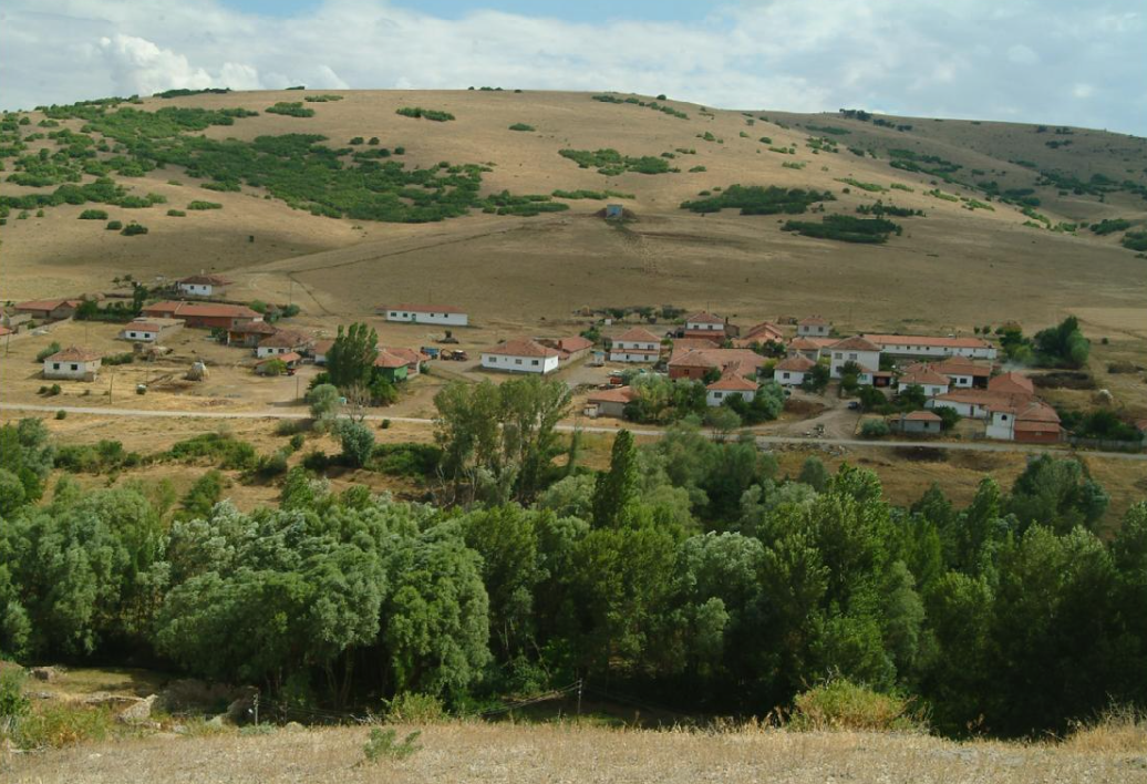 YOZGAT SORGUN TUZLACIK KÖYÜNDE 348 M² TARLA SATILIKTIR.