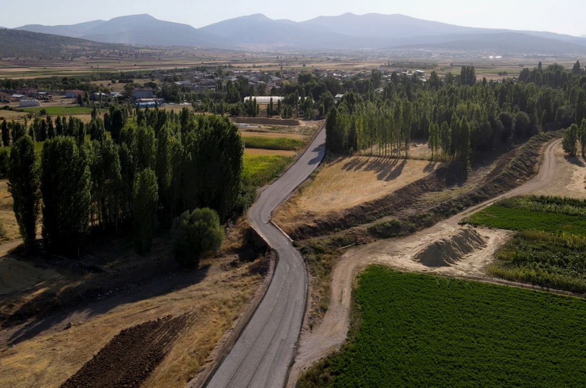 KONYA AKÖREN TÜLCE  KÖYÜNDE 3.379  M² TARLA  SATILIKTIR