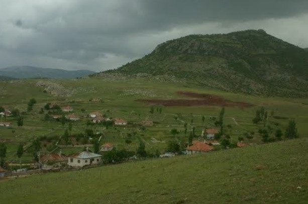  KONYA GÜNEYSINIR KIZILÖZ  KÖYÜNDE 395 M²  TARLA  SATILIKTIR