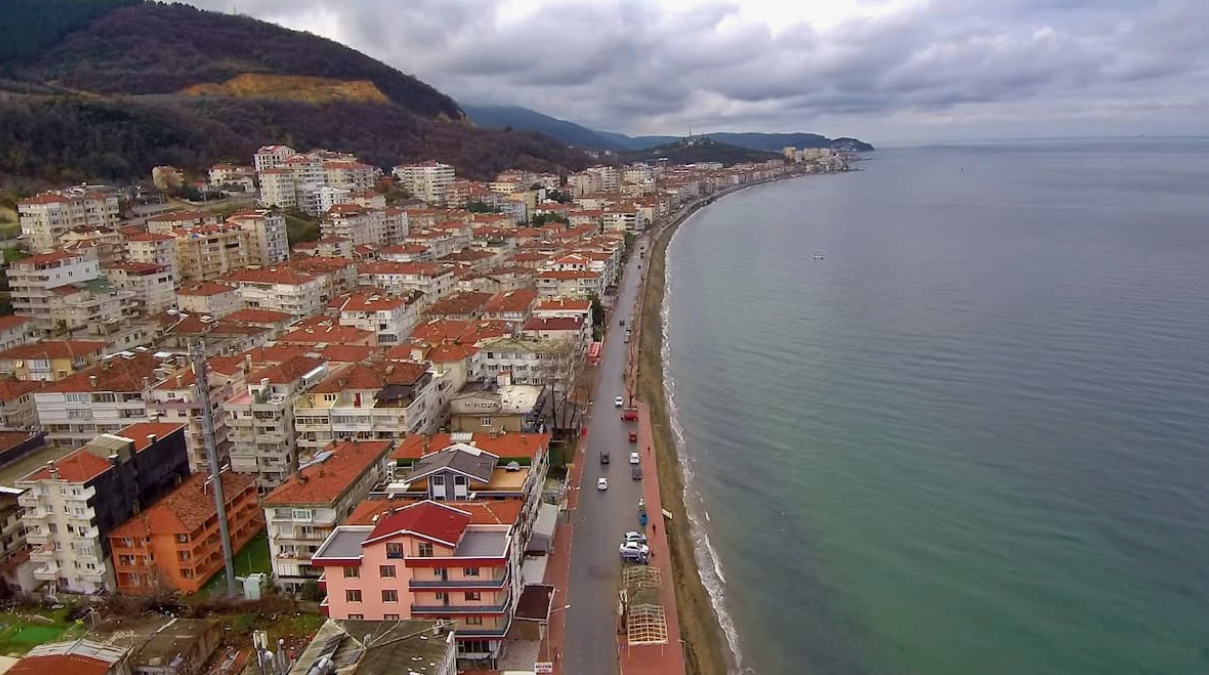    KÜTAHYA TAVŞANLI ÇINARCIK  KÖYÜNDE   2.151  M²  TARLA  SATILIKTIR