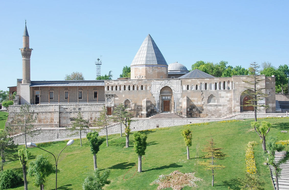 KONYA ILGIN GEÇİT KÖYÜNDE 6.453 M² TARLA SATILIKTIR