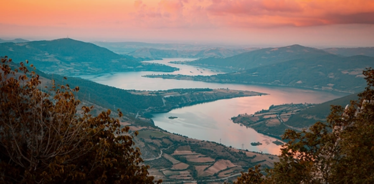 SAMSUN BAFRA BENGÜ  KÖYÜNDE  3.072   M² TARLA  SATILIKTIR