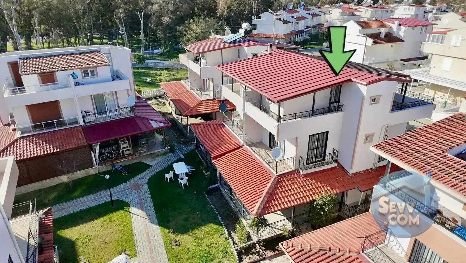 DENİZE ÇOK YAKIN BAKIMLI YAZLIK VİLLA!