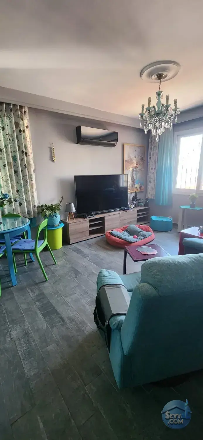 KUŞADASI MERKEZ’DE SATILIK LIMAN MANZARALI TERASLI ŞIRIN 2+1 EŞYALI DAIRE