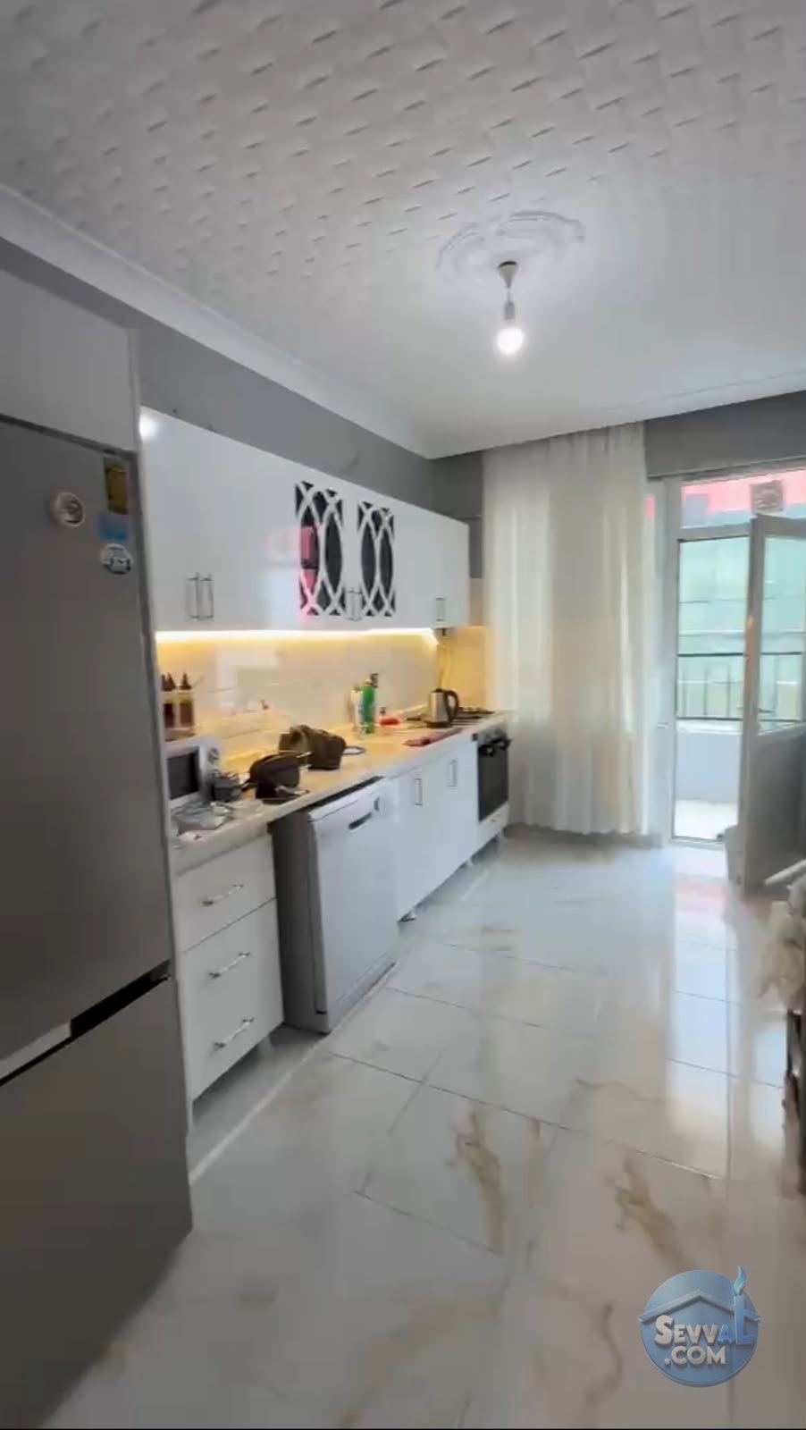 TOPÇU MEYDANI MEYDAN HASTANESİ KARŞISI 4. KAT 3 ODALI  130 m2 İÇİ FULL YAPILI