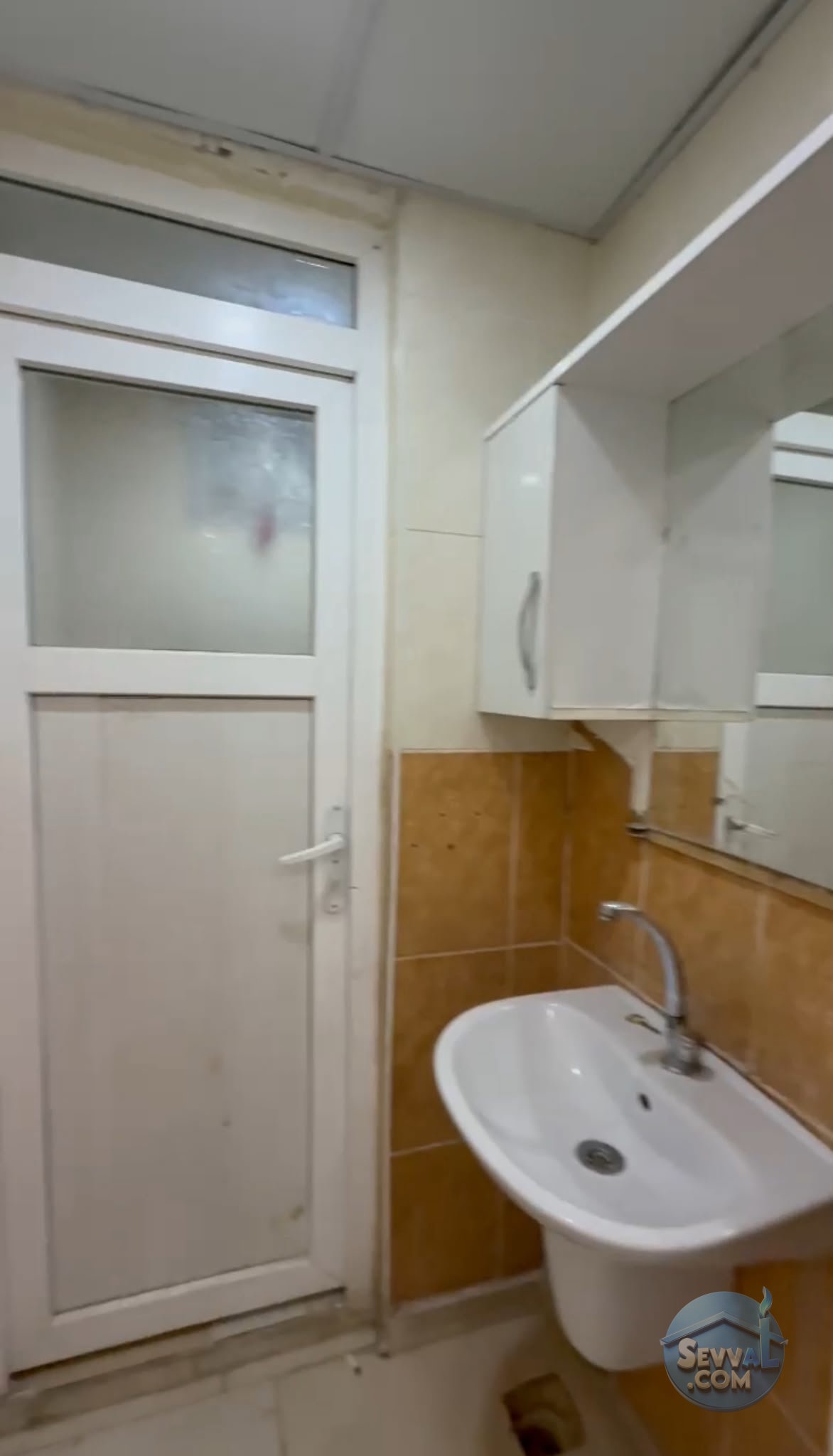 AHMET YESEVİ MAH YÜKSEK GİRİŞ 3+1 D.GAZ KAPIDA YETKİ NO: 6300012 - ŞANLIURFA HALİLİYE fotoğraf 6