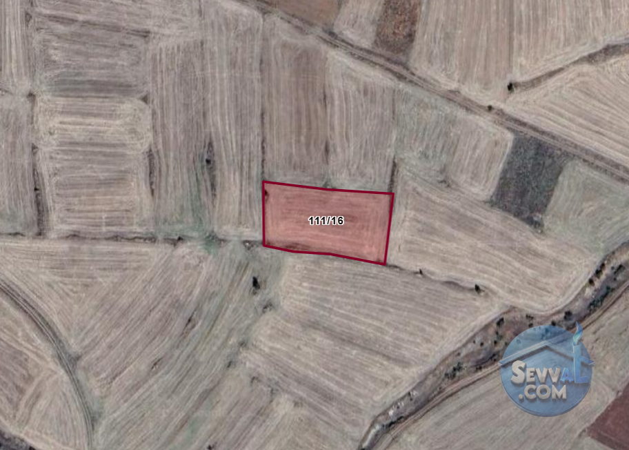 KÜTAHYA ÇAVDARHİSAR GÖKAĞAÇ  KÖYÜNDE  2.395 M²  TARLA SATILIKTIR