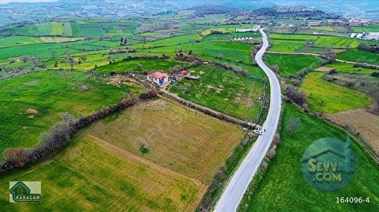 ALTIEYLÜL BAYAT KÖYÜNDE ASVALTA CEPHE TARLA