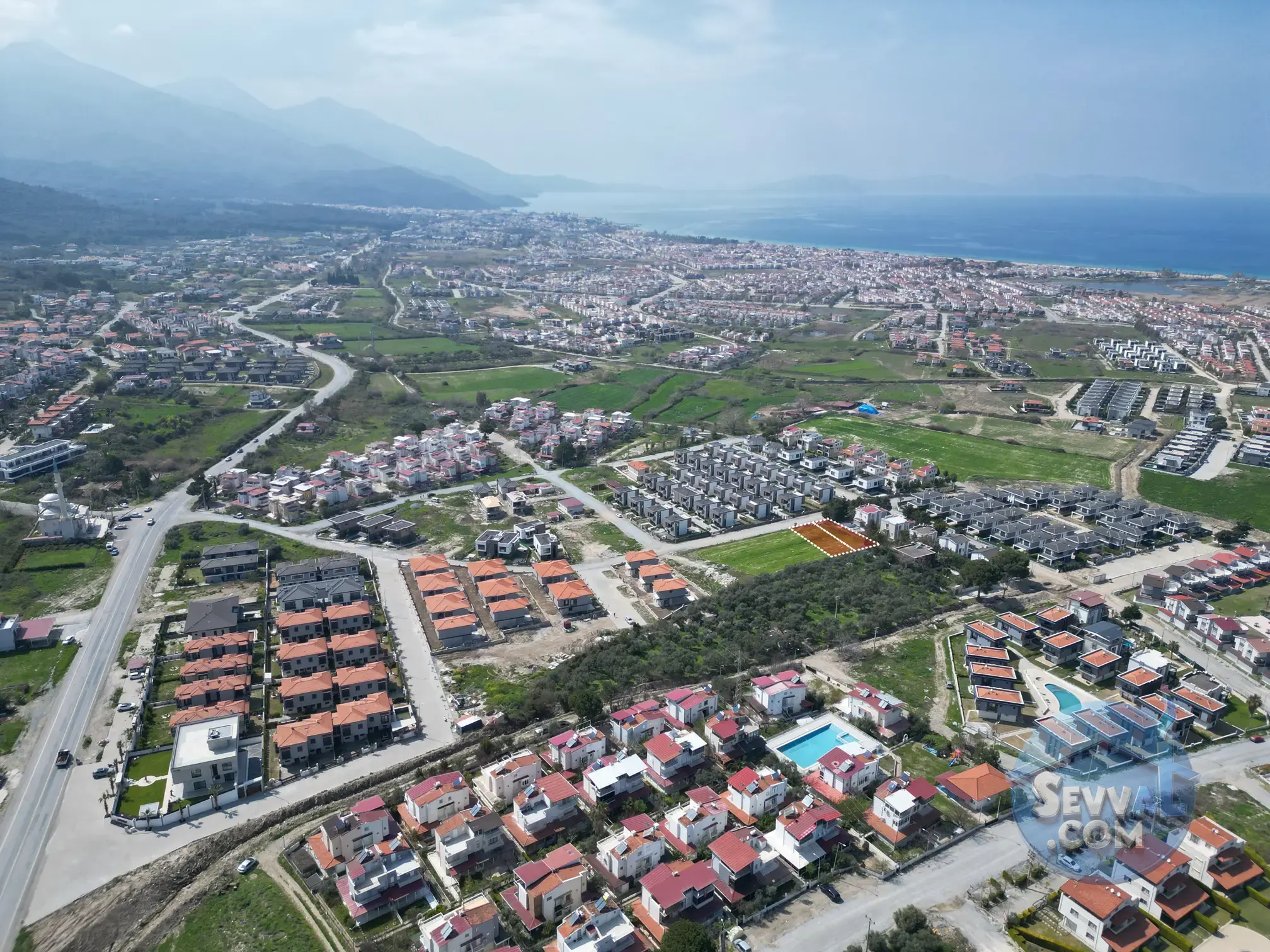 OKSIJEN DEPOSU GÜZELÇAMLI DA DENIZE YÜRÜME MESAFESINDE VILLA IMARLI ARSA