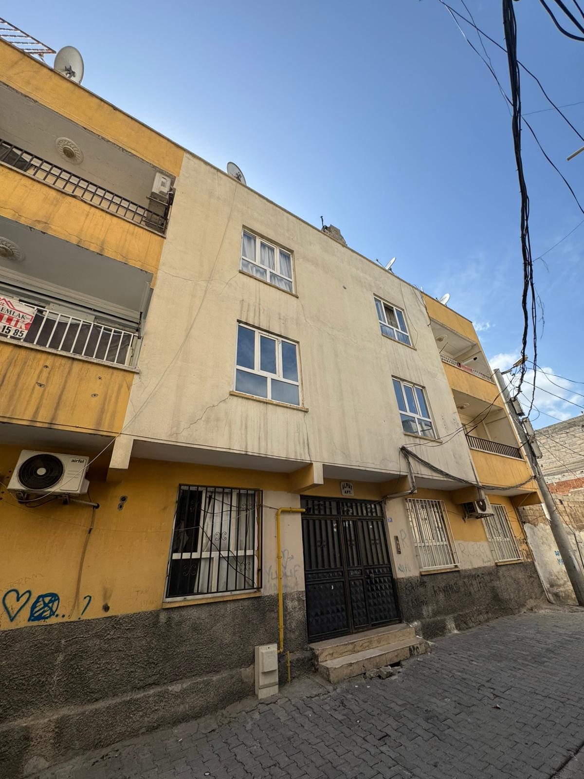 SATILIK YÜKSEK GİRİŞ DAİRE