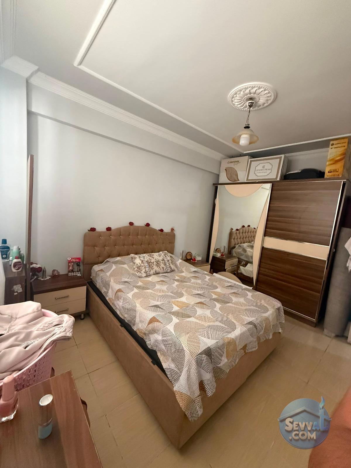 AHMET YESEVİ MAH. YARI BODRUM KAT 3 ODALI 90 m2 DOĞALGAZ KAPIDA BAHÇELİ SATILIK 