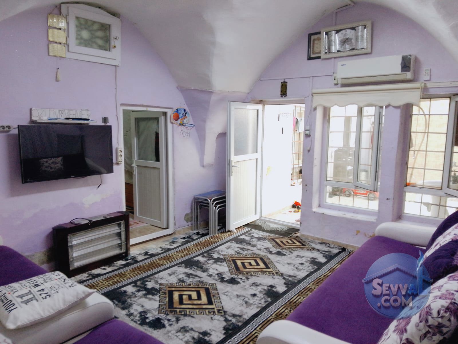  KADIOĞLU MAH BÜYÜK YOL GİRİŞ KAT AVLULU EV