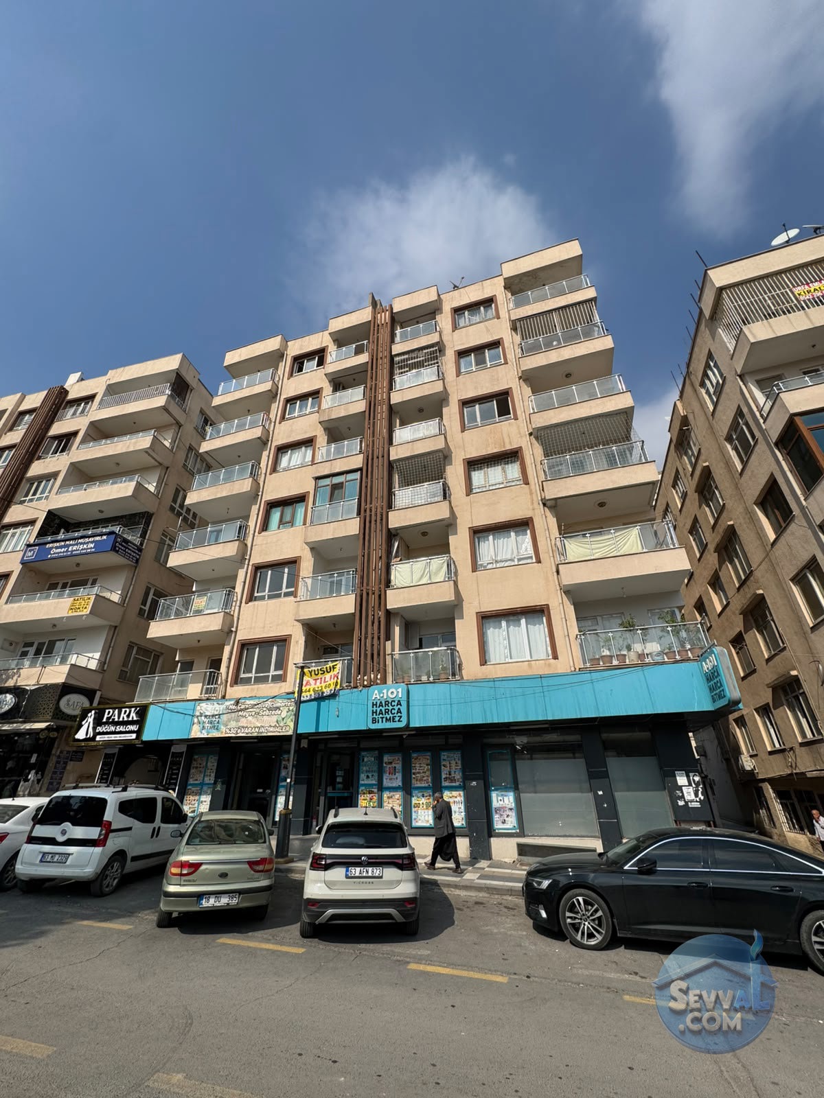 BAHÇELİ EVLER MAH. SATILIK 1. KAT 4 ODALI 140 m2 PARK CEPHELİ DAİRE - ŞANLIURFA HALİLİYE fotoğraf 1