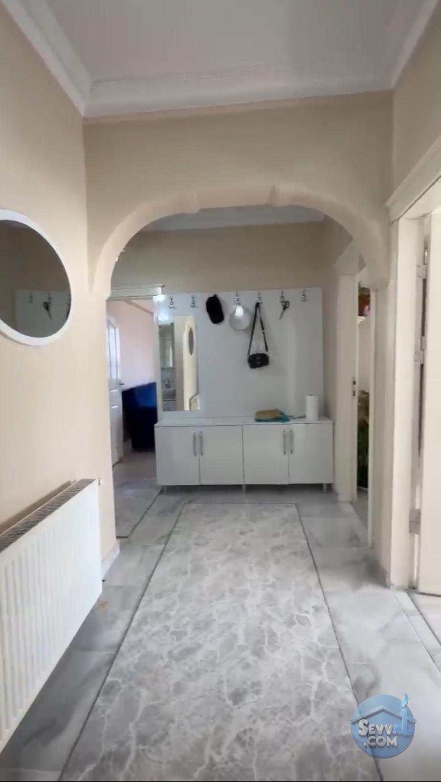 EMNİYET CADDESİ 4. KAT 3+1 ODALI 160 m2 DOĞALGAZLI KÖŞEBAŞI SATILIK DAİRE.(NSR)