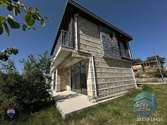 350 m2 Arsa içinde Deniz manzaralı müstakil villa