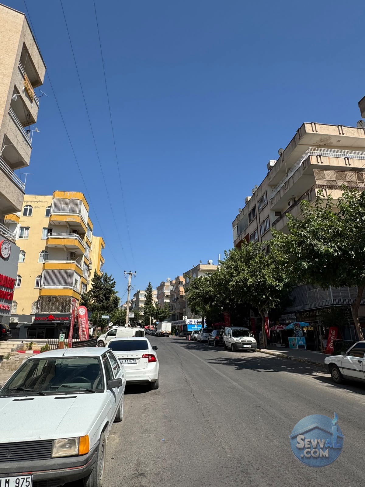 AKİF ERSOY CADDESİ. YÜKSEK GİRİŞ KAT 2+1 ODALI 140 m2  BALKONLU 
