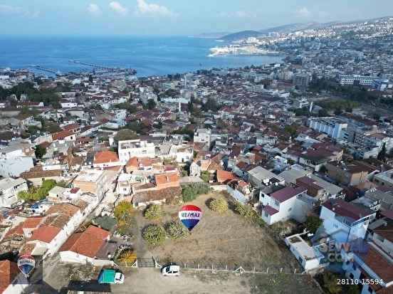 KUŞADASI CAMIATIK DE KONUT İMARLI 1369 M2 SATILIK ARSA