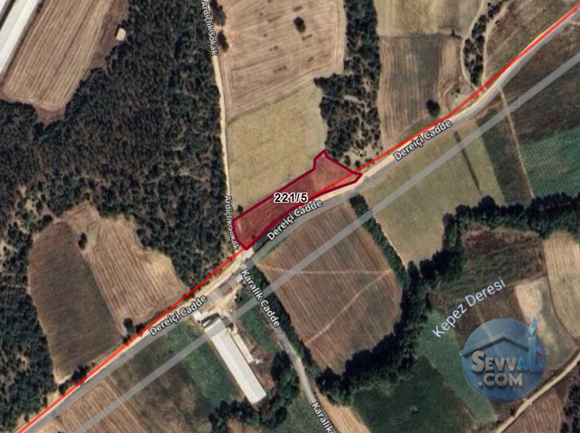 SAKARYA TARAKLI MAHDUMLAR  KÖYÜNDE  3.629  M² TARLA  SATILIKTIR