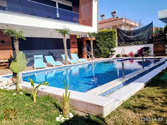 Çamyuva'da 4 mevsim Isıtmalı müstakil havuzlu 4+1 Villa