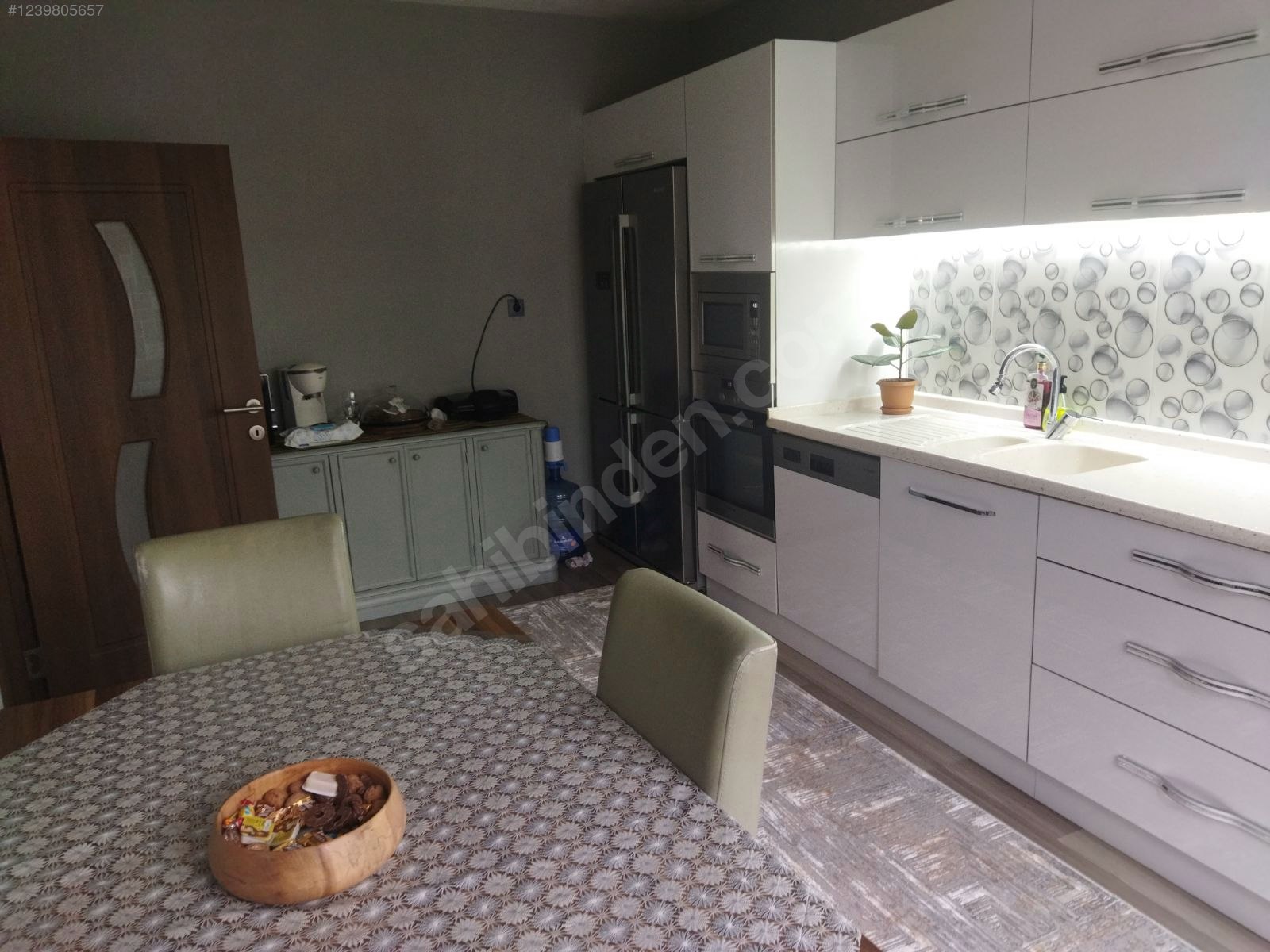 Yenibağlar da sahibinden satılık 3 katlı bahçeli ev okul karsisi - BURSA OSMANGAZİ fotoğraf 7