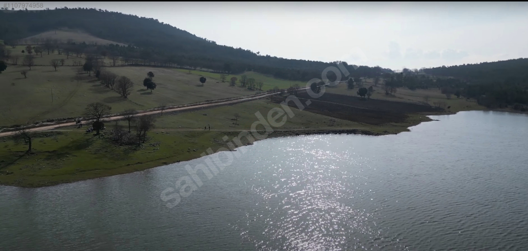 170 metre asfalta ve suya cephe eşsiz bir yer - BURSA BÜYÜKORHAN fotoğraf 2
