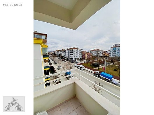 ULUKAVAK MAH 3+1DOGAL GAZLI AYRI MUTFAK ARA KATTA SATILIK