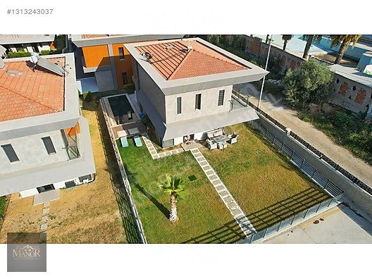 KUŞADASI KUŞTURDA ÖZEL HAVUZLU EŞYALI MÜSTAKİL 3+1 SATILIK VİLLA