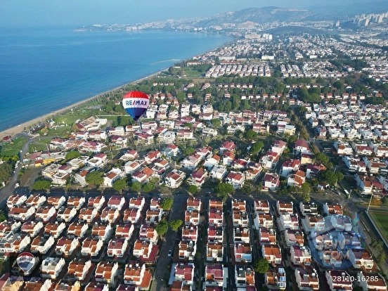 KARAOVA'DA PLAJA SADECE 80 METRE MESAFEDE YENİLENMİŞ 4+3 VİLLA