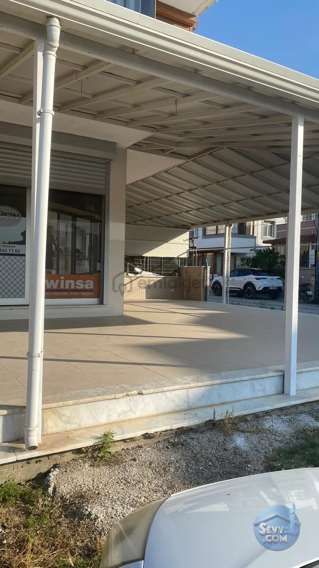 Balıkesir Burhaniye Öğretmenler Mahallesinde Kiralık İş Yeri Dükkan