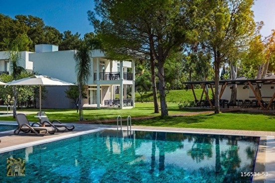 VATANDAŞLIK EDİNME İÇİN UYGUN;Satılık Denize 200 MT Dev Villa