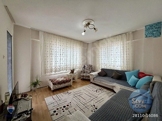 Kuşadası Şehir Merkezinde,Kapalı Mutfak,Arakat Daire