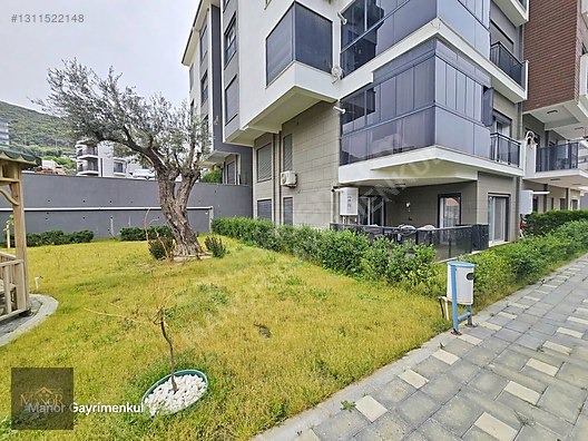 KUŞADASINDA MÜKEMMEL SİTEDE KÖŞE KONUM EŞYALI BAHÇELİ DAİRE