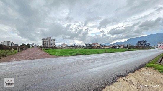 30'luk Yola Cepheli, Köşebaşı, Ayrık Nizam, 0,60 Emsal, Yatırımlık Ticari + Konu