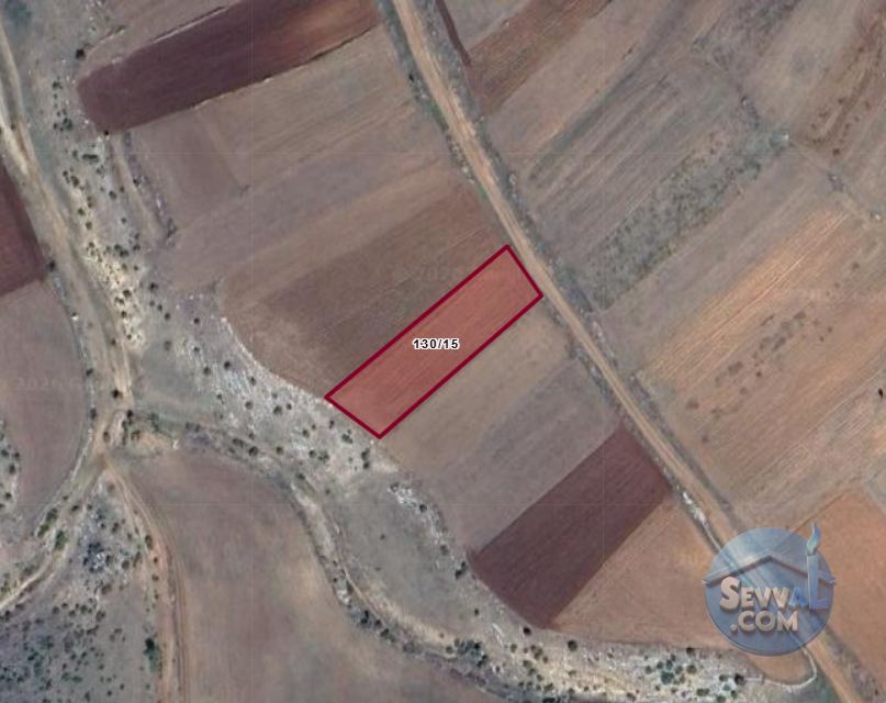 KÜTAHYA ÇAVDARHİSAR GÖKAĞAÇ  KÖYÜNDE  1.560 M²  TARLA SATILIKTIR