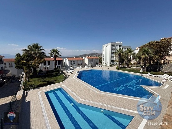KUŞADASI EFE KONAKLARI SITESI’NDE DENIZ MANZARALI 4+1 TRIPLEKS VILLA