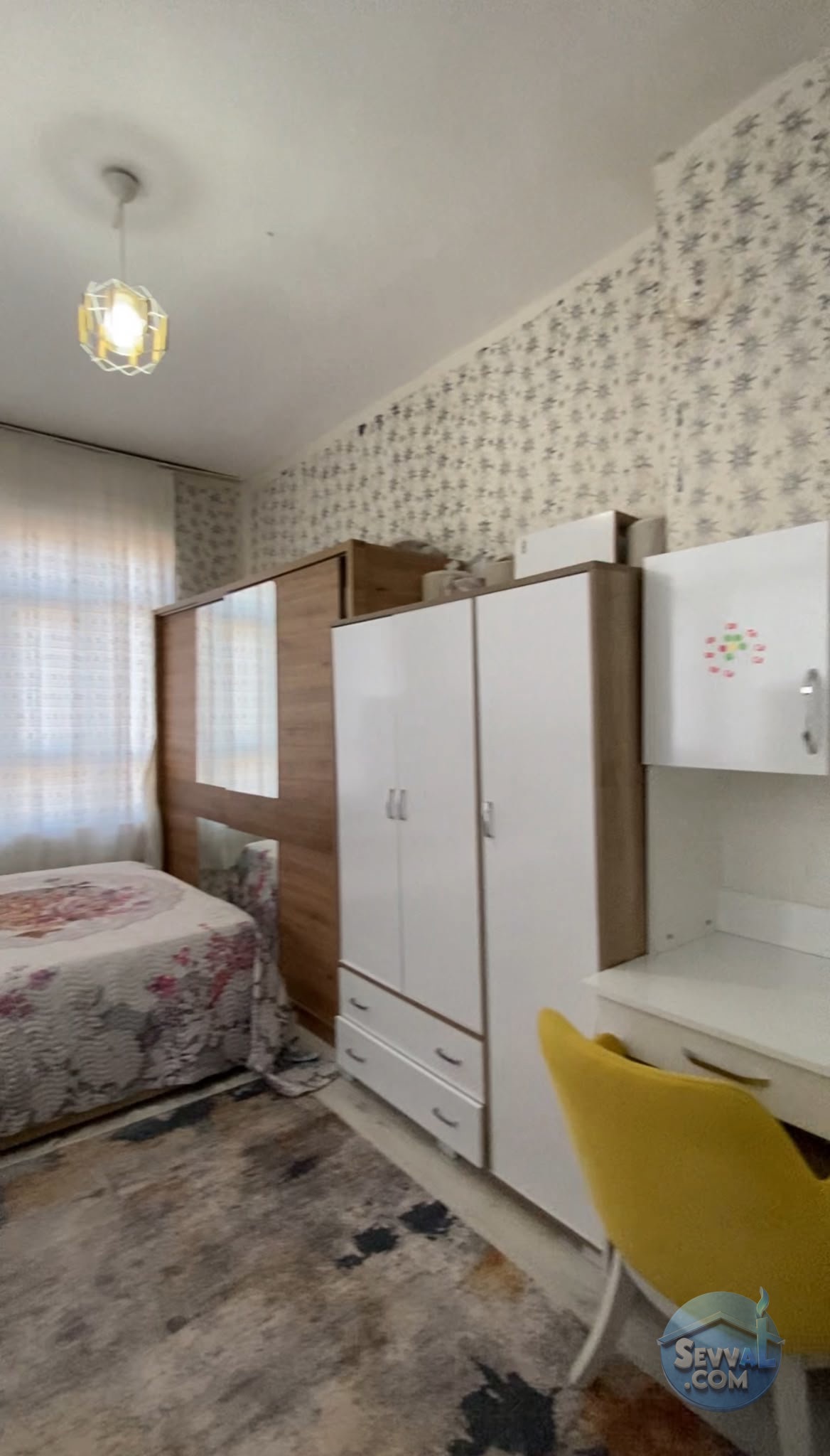 BAHÇELİEVLER CENGİZTOPEL CADDESİ BÜYÜK TERASLI DAİRE 6. KAT 2 ODALI 1 