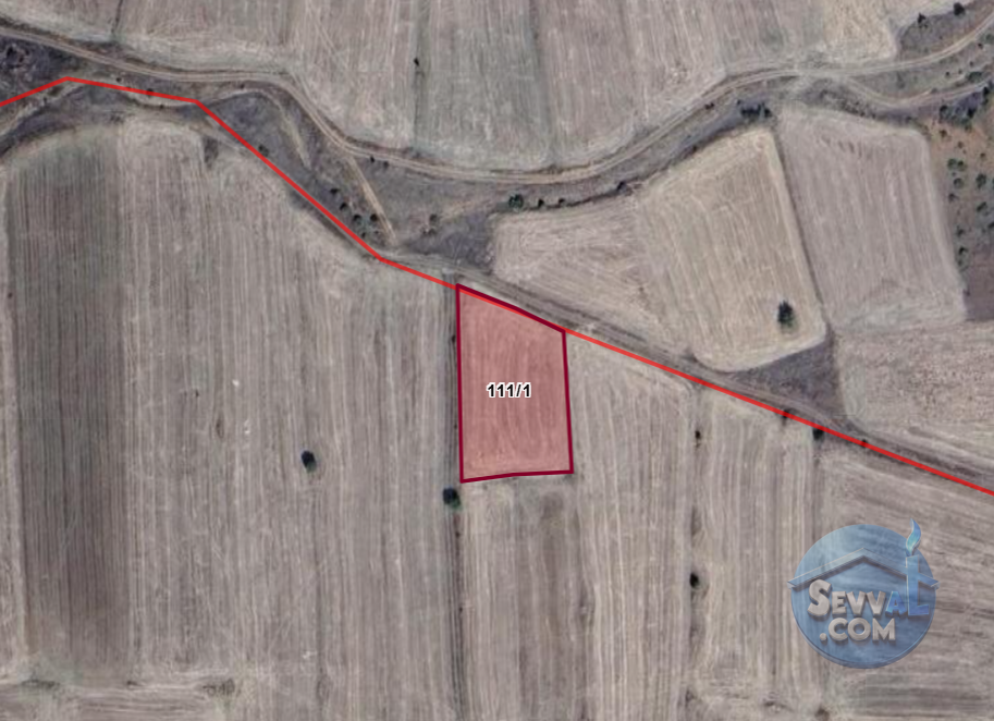KÜTAHYA ÇAVDARHİSAR GÖKAĞAÇ  KÖYÜNDE  2.082 M²  TARLA SATILIKTIR