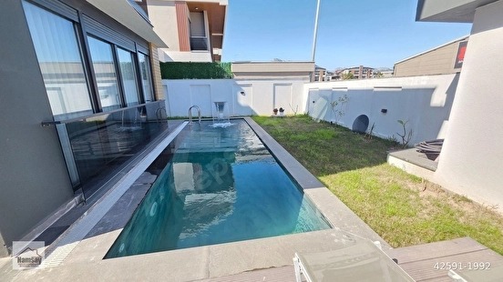 Müstakil Havuz, Asansör, Yerden Isıtma ve Akıllı Villa Sistemli Lüks Büyük Villa