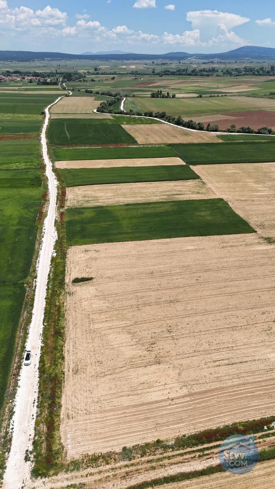KÜTAHYA ÇAVDARHİSAR ZOBU  KÖYÜNDE  1.531  M²   TARLA  SATILIKTIR