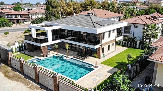 Kemerde Satılık Dev Villa