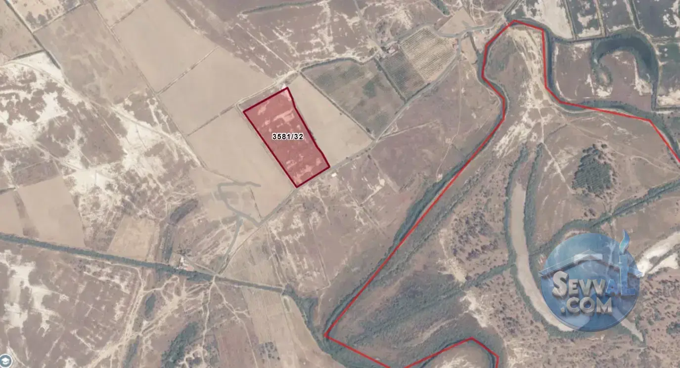 SELÇUK'TA DENIZE VE ŞEHIR MERKEZINE YAKIN SATILIK ARAZİ -TARLA